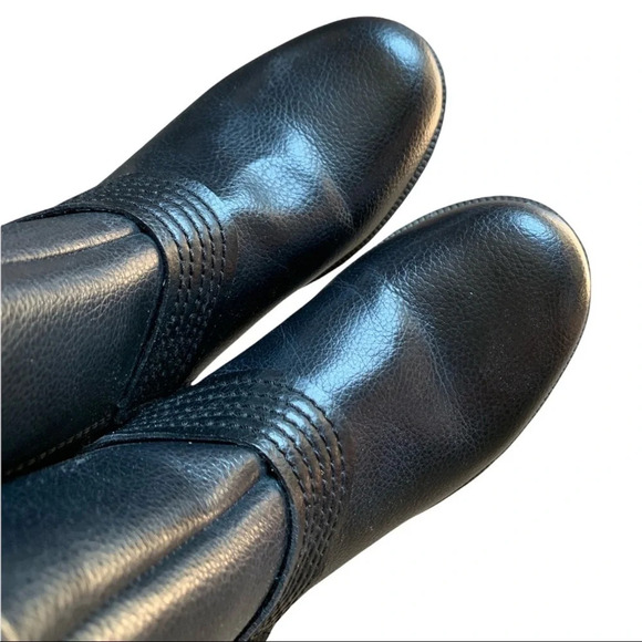 Clarks • Riddle Wonder Ankle Boots - Picture 6 of 9